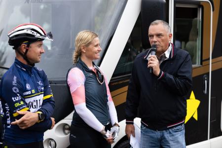 Miha Koncilija, županja mag. Renata Kosec, Gašper Bolhar -  Sprejem Kolesarji Zmagovalna tura Carthago JGubanc (16)